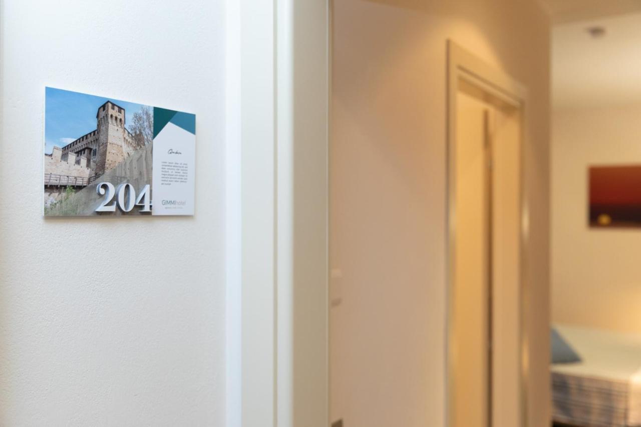 Gimmi Hotel Римини Екстериор снимка